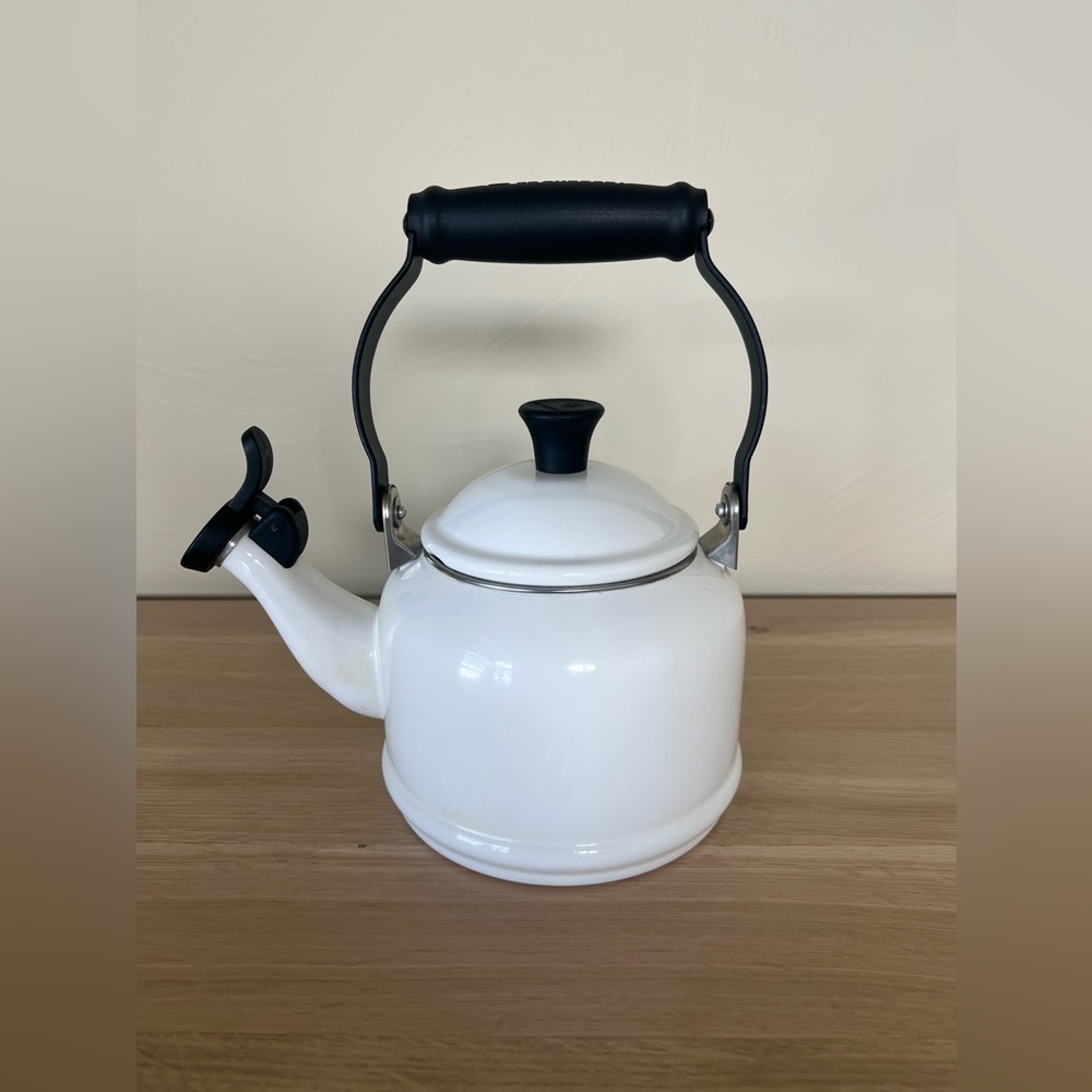 Le Creuset 1.25 Quart Tea Kettle